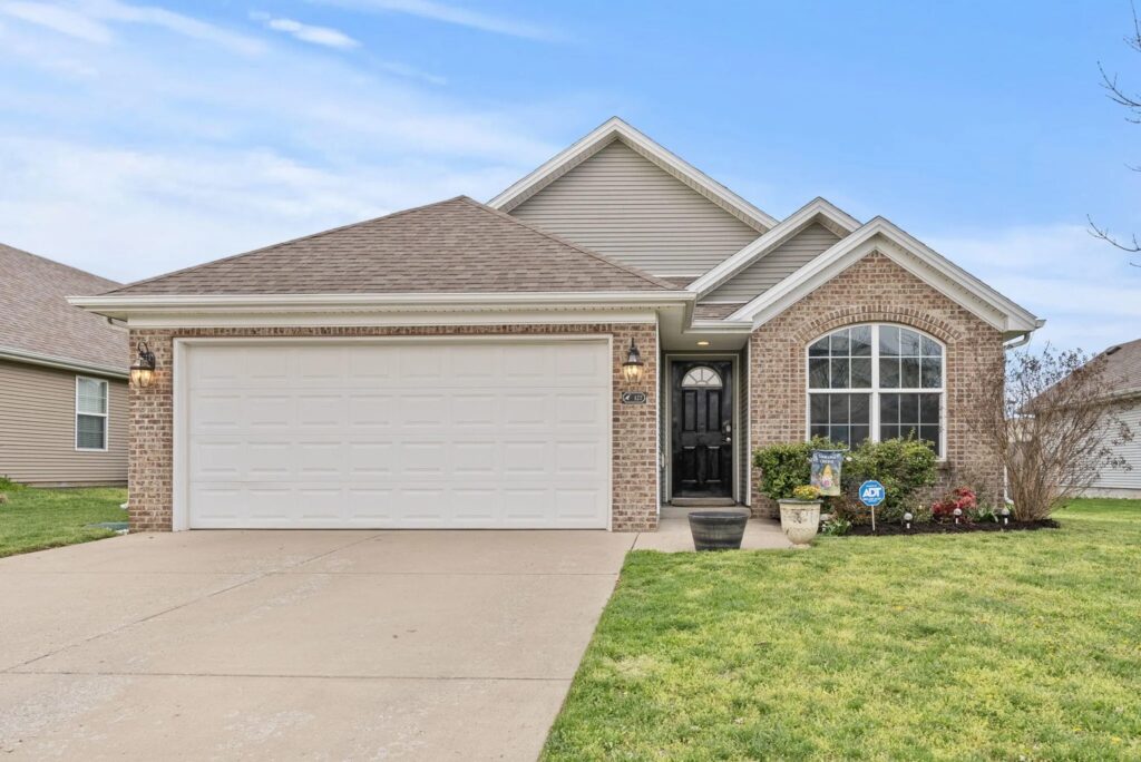 127 meadowcrest dr 1