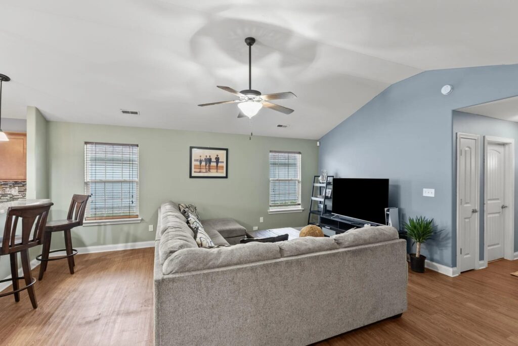127 meadowcrest dr 3